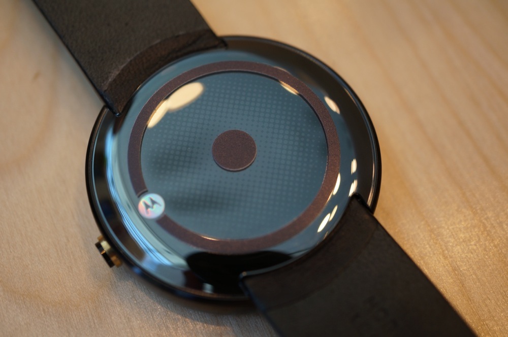Huge Moto 360 Leak Outs Wireless Charger, IP67 Rating, 2.5