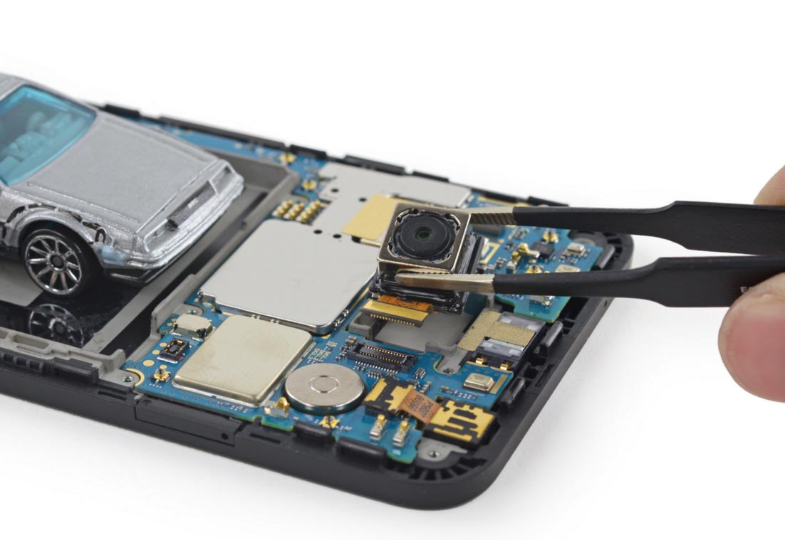 iFixit Gives the Nexus 5X Its Teardown Treatment - News &amp; Rumors 