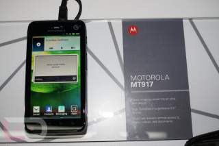 Video:  Hands-on With Motorola’s Two HD RAZR-esque Devices for China, Talk About Beautiful Screens