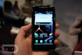Quick First Look:  DROID RAZR MAXX With Its 3300mAh Battery and the Purple RAZR