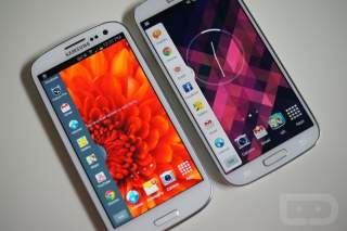 Using Multi-Window on the Samsung Galaxy S3 From Verizon, Compared to the Galaxy S4