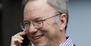 Google’s Eric Schmidt Writes Handy Guide for People Switching From iPhone to Android