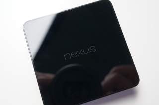 Quick Look:  Official Nexus Wireless Charger for Nexus 5, 7, and 4