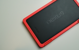 Nexus 7 (2013) Official Folio Case:  Another Poorly Made, Overpriced Google Play Accessory