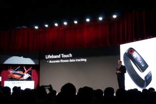 LG Announces Lifeband Touch, A Fitness Tracker Coming This Spring