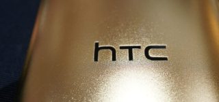 HTC One Successor Device Will Sport On-screen Buttons, Couple of Wallpapers Reportedly Leaked