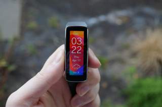 Samsung Gear 2, Gear 2 Neo, and Gear Fit Update Improves All Sorts of Fitness Issues