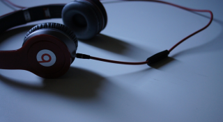 Apple Pulling an HTC, Considering Purchase of Beats Electronics for $3.2 Billion