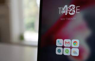 5 Fresh Icon Packs:  Ivory,  Voxel, Luna, Banded, and Black Moonshine