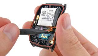 iFixit Gives the Samsung Gear Live and the LG G Watch a Teardown, Looking for the Secrets of Android Wear