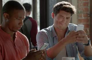 Samsung Reminds iPhone Users That They Have Been Waiting Years for a Bigger Screen