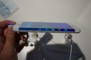 Report: Two Galaxy S6 Models Incoming, One With a “Display Covering Three Sides”
