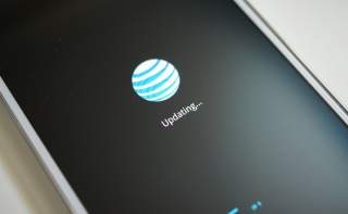AT&T Ships Out Update to Galaxy S4, Stays on Android 4.4.2