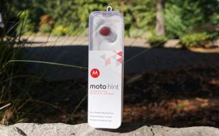 Giveaway: Win a Moto Hint From Droid Life