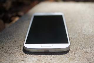 AT&T Galaxy S4 Seeing Update to Android 4.4.4 With Knox 2.0, Added Bloatware