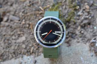 Report: Google is Working on Two Android Wear Watches It Can Call Its Own