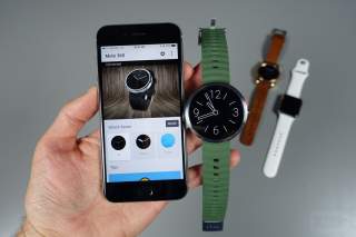Video: Using Android Wear on iOS!