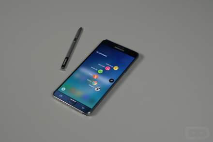 Samsung Made a 5.5-Inch 4K Display “For VR”