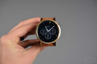 DEAL: Moto 360 (2nd Gen, Refurbished) Just $179.99 at eBay in Multiple Colors, Sizes