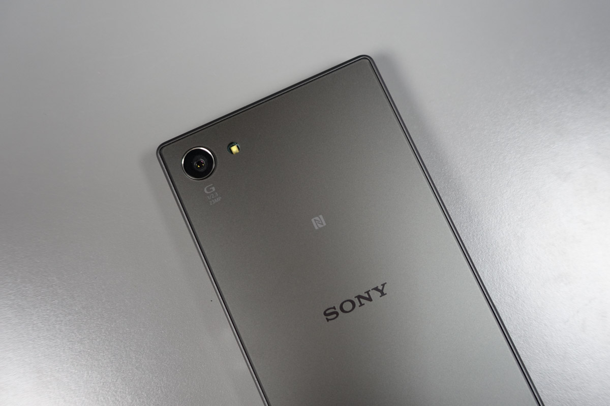 Sony Xperia Z5 Compact First Look Tour!