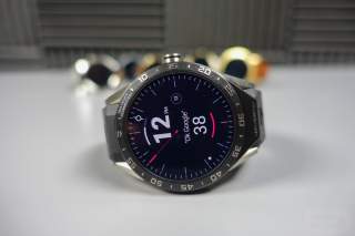 Video: TAG Heuer Connected vs. Moto 360, Huawei Watch, and Gear S2