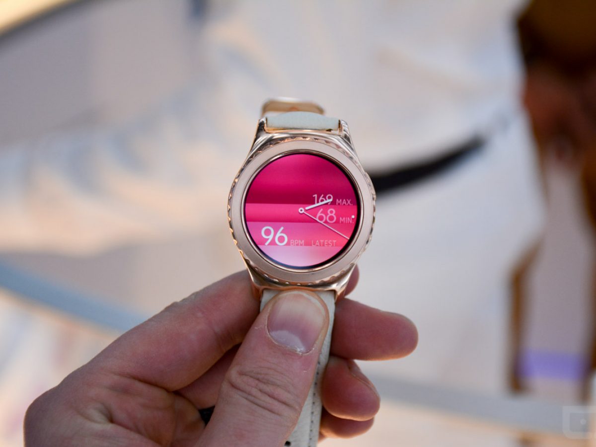 Quick Look: New Samsung Gear S2 Classic Models, Rose Gold and Platinum