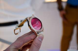Gear S2 Classic in 18K Rose Gold and Platinum Availability Begins Today in China, Not Yet for US