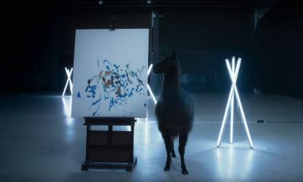 This Llama Just Unboxed the Galaxy S7