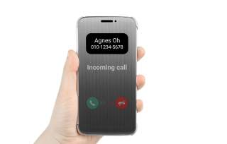 Here is the LG G5 in Hand, Which LG Hilariously Refers to as “Rumored”