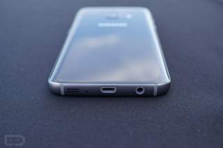 Galaxy S7 and LG G5 Have SD Card Slots, but Skip Android 6.0’s Adoptable Storage