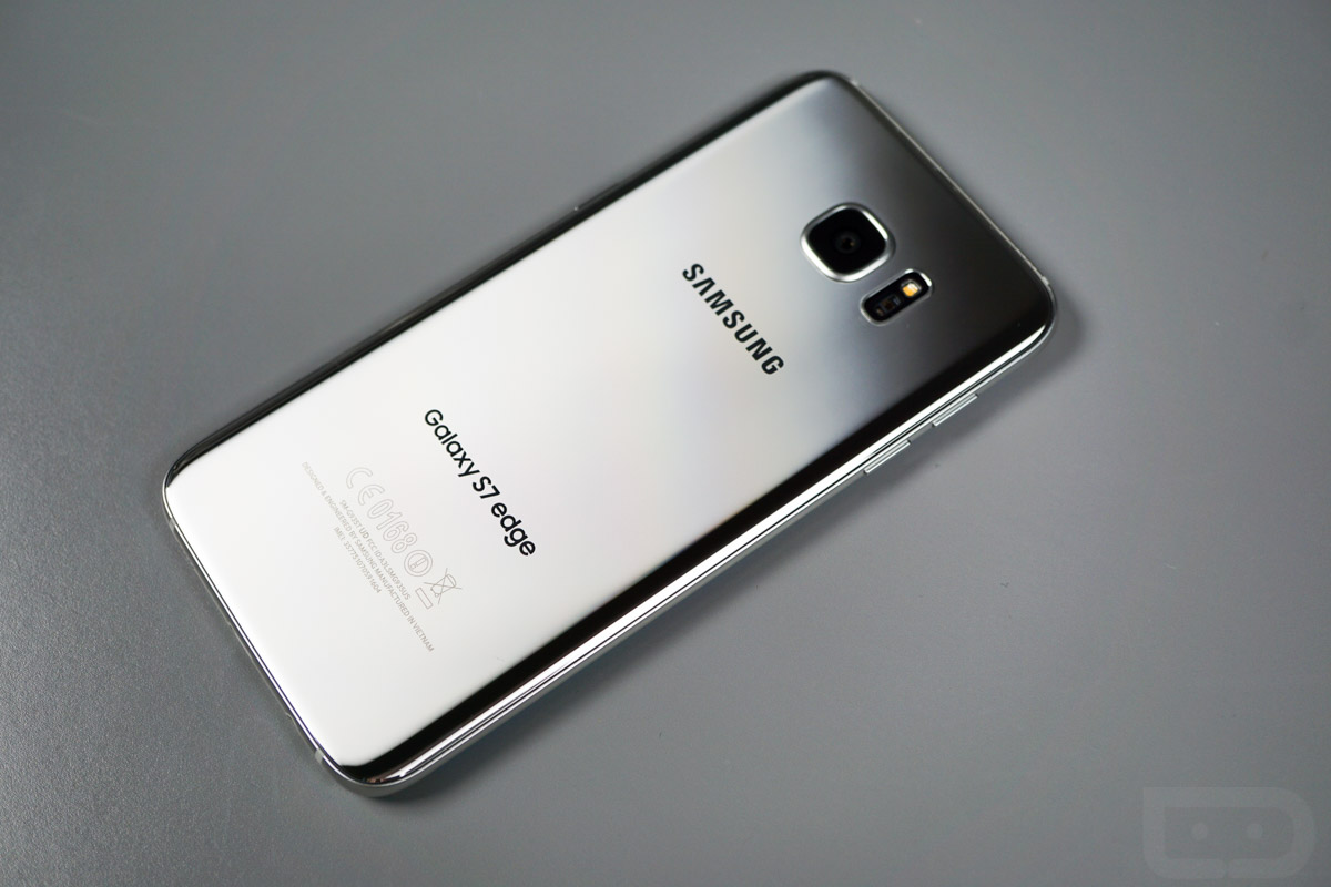 Сайт s7 телефон. Samsung Galaxy s7 Edge. Galaxy s7 Silver. Samsung Galaxy s7 серебристый. S7 s7 Edge Samsung.