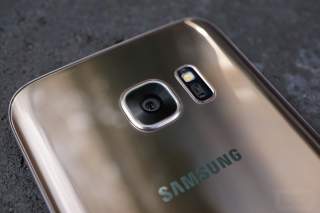 Report: Samsung Smart Glow May Come on Galaxy S8, Act as LED Notification and More