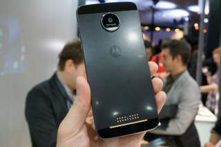 Video: Moto Z Force DROID Edition Hands-On