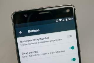 Wednesday Poll: Do You Prefer On-Screen or Capacitive Buttons?