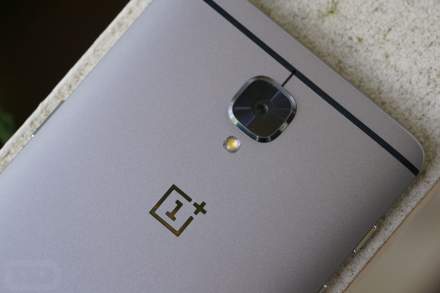 OnePlus 3 Getting Update with sRGB Mode, RAM Adjustments