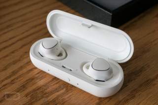 Samsung’s Gear IconX Wireless Bluetooth Earbuds Now Available, But Not in the US