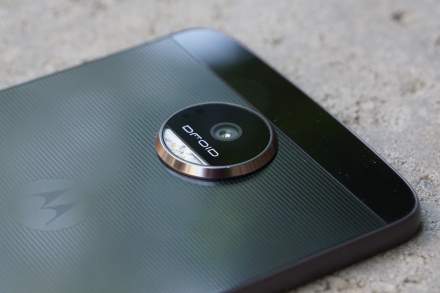 Report: Moto Z2 Won’t be a Verizon Exclusive, Probably has a Headphone Jack