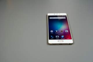 Video: BLU Pure XR Unboxing and Tour