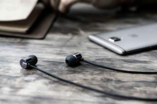 OnePlus Unveils the Bullets V2 Earbuds, Not USB Type-C