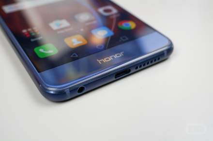 DEAL: Honor 8 is Just $349 Today, Includes Free $100+ Headphones Too