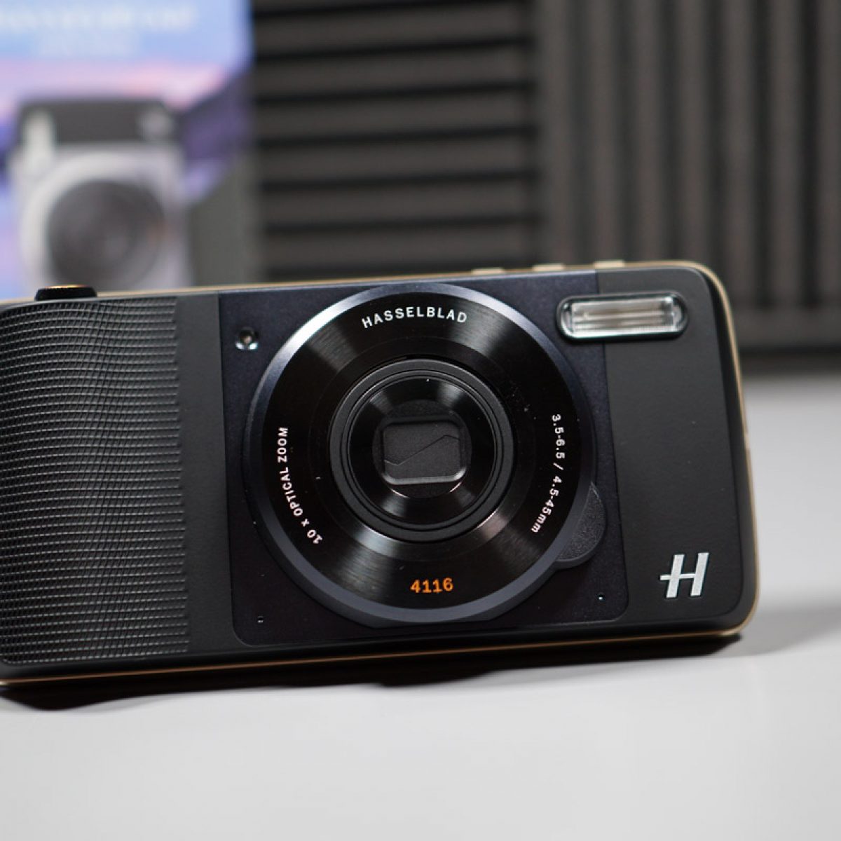 Motorola Announces Hasselblad Moto Mod for Moto Z Family