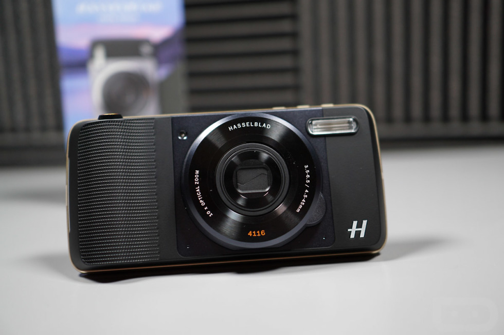 hasselblad camera moto mod