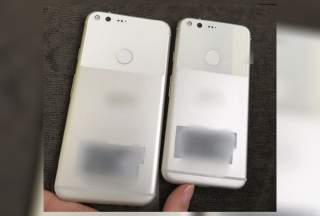 Hey, There: Pixel and Pixel XL in White Pose for the Camera