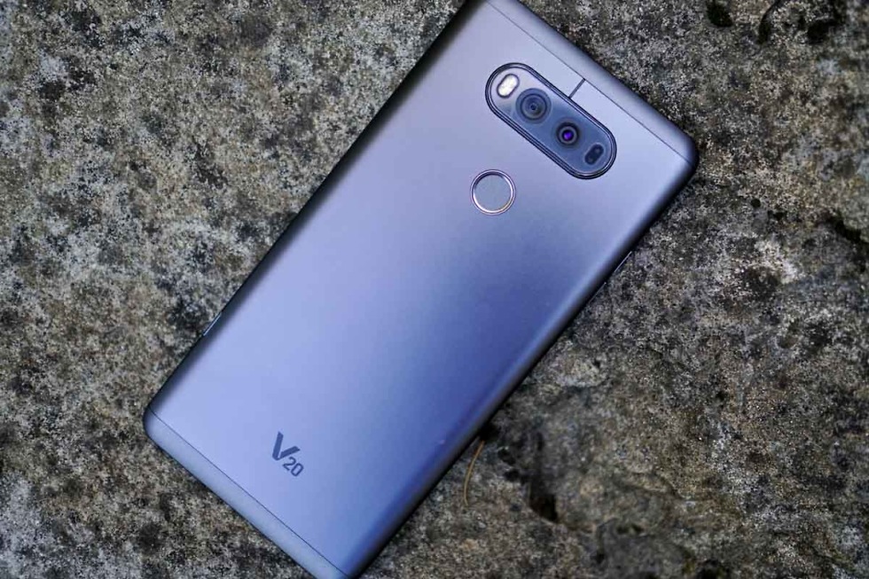 LG V20