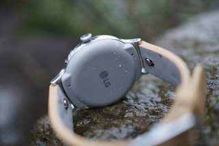 We Almost Had Two Pixel Watches in 2016, and We Reviewed Them