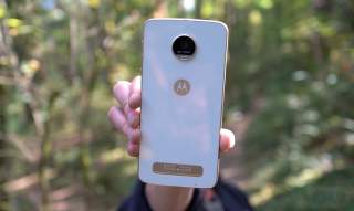 Verizon Moto Z Play, Z2 Play Updated With August Security Patch