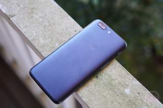 OnePlus 5 Units are Rebooting When Some Customers Dial 911 (Updated: Fix Incoming!)