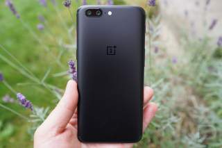 OnePlus 5 Updated With New Font, EIS for 4K Recording, Bug Fixes