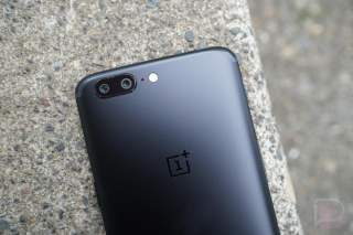 OnePlus 5 Gets First Oreo Beta Build That You Can Update to Right Away