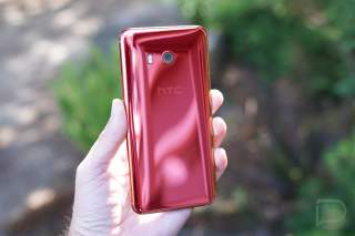 Here is the HTC U11 in Solar Red, Because It’s Hot